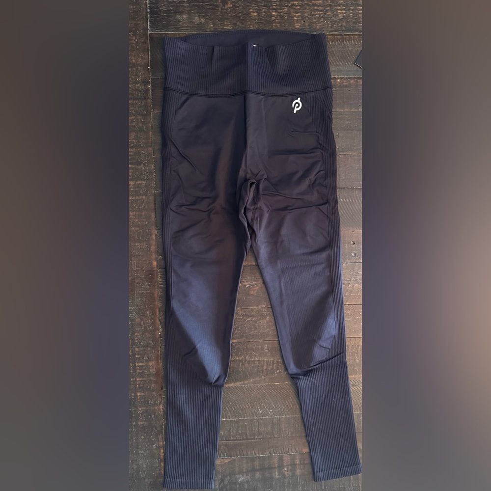 NWT Peloton Seamless High Rise Leggings in BlacK. XS/S - Picture 5 of 6